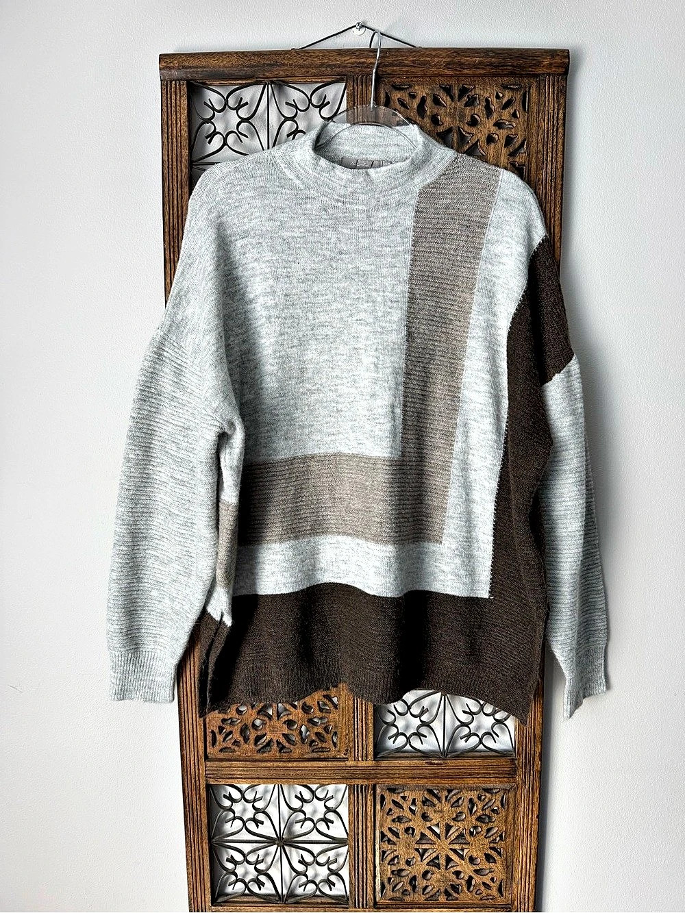 Red by BKE Color Block Crewneck Sweater Gray & Brown XS/S